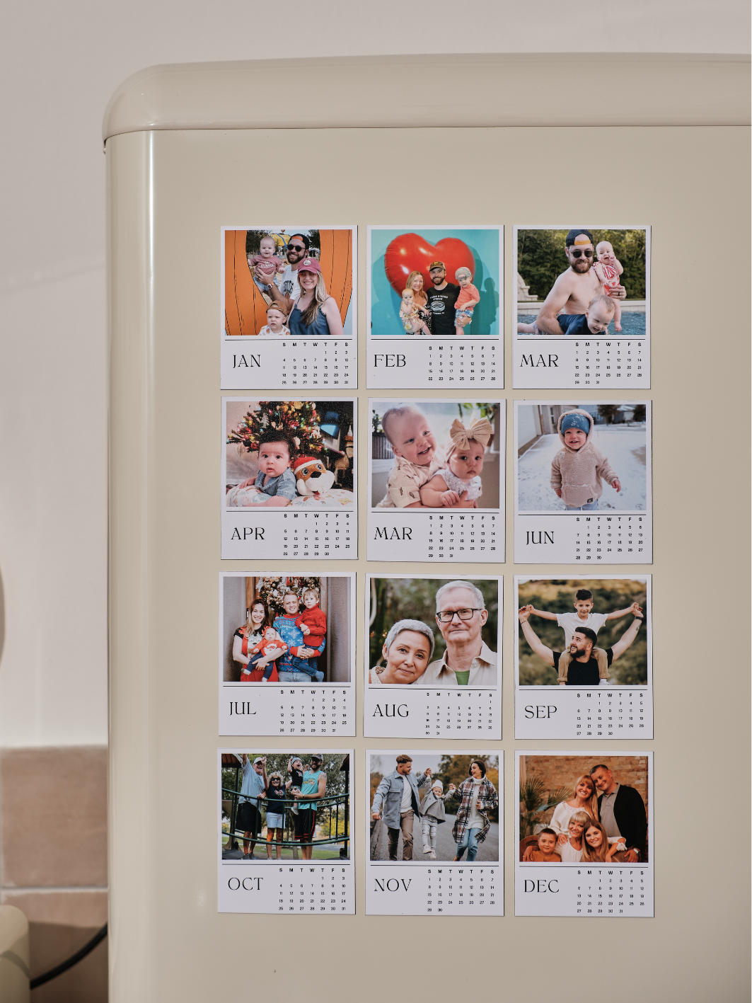 MAGNETIC PHOTO CALENDAR